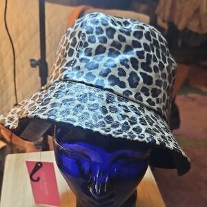 Isaac Mizrahi Animal Print Bucket Rain Proof  Hat